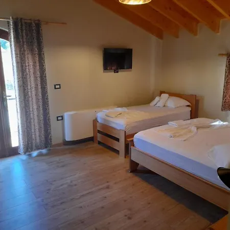 Hostel Bujtina Te Xhako *