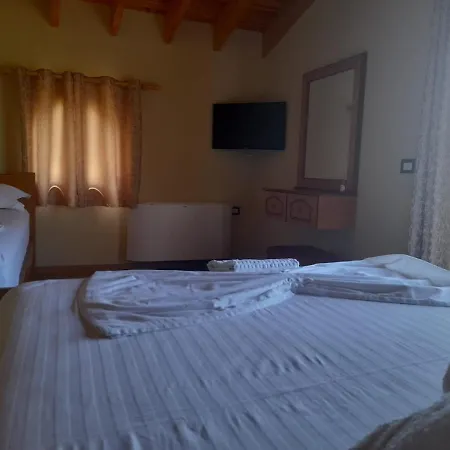 Bujtina Te Xhako Hostel Permet