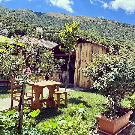 Bujtina Te Xhako * Përmet