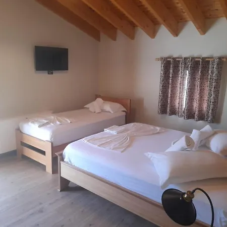 Bujtina Te Xhako بيت شباب Përmet