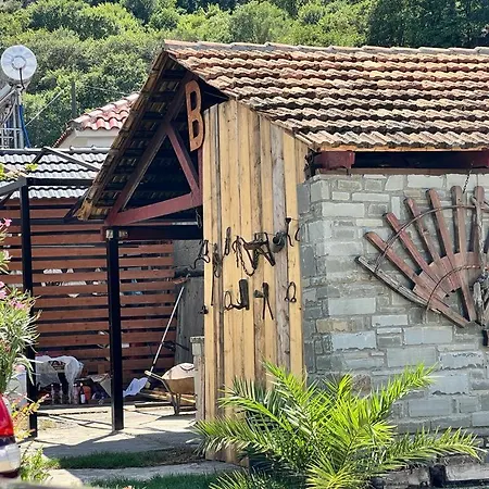 Bujtina Te Xhako * Përmet