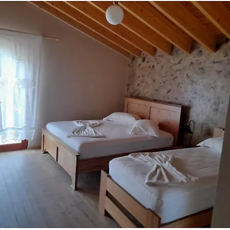 Bujtina Te Xhako Vandrarhem *