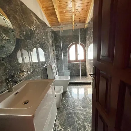 Bujtina Te Xhako * Përmet