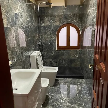 Bujtina Te Xhako بيت شباب