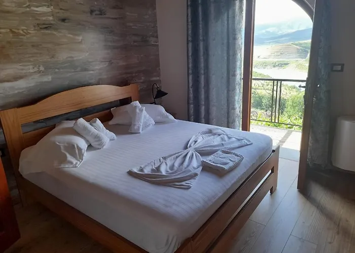 Bujtina Te Xhako Hostel *